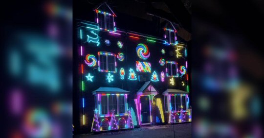 Christmas light show returns in memory of fun-loving dad