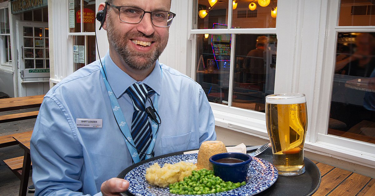 An Alfreton pub is to cut the price of all food and drink by 7.5 per cent on Thursday 17 September